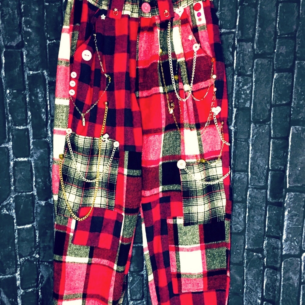 💞 Hot Topic Plaid Pants with Chains 💕